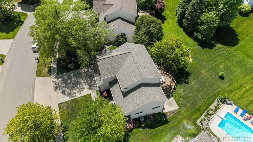 5616 Highbury Drive SE Ada Township MI 49301