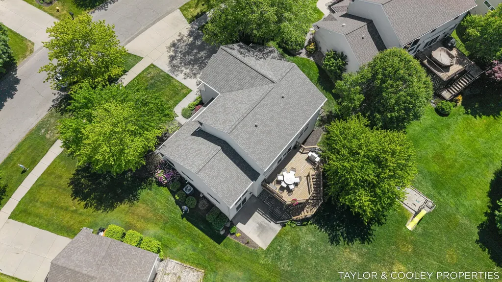 5616 Highbury Drive SE Ada Township MI 49301