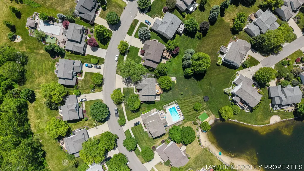 5616 Highbury Drive SE Ada Township MI 49301