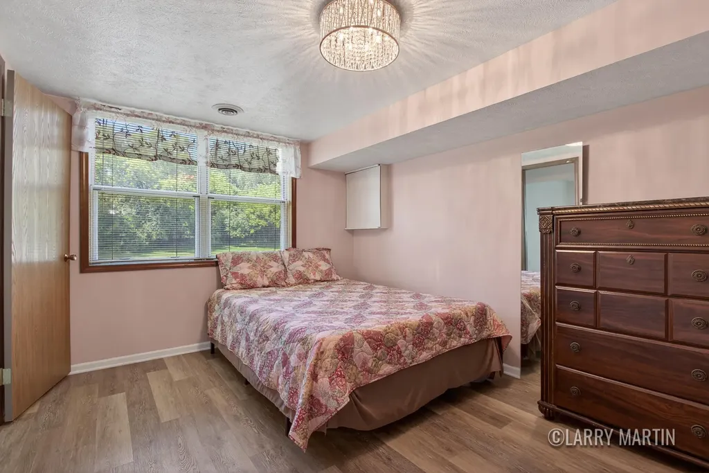 3288 Cambridge Street SE Kentwood City MI 49512