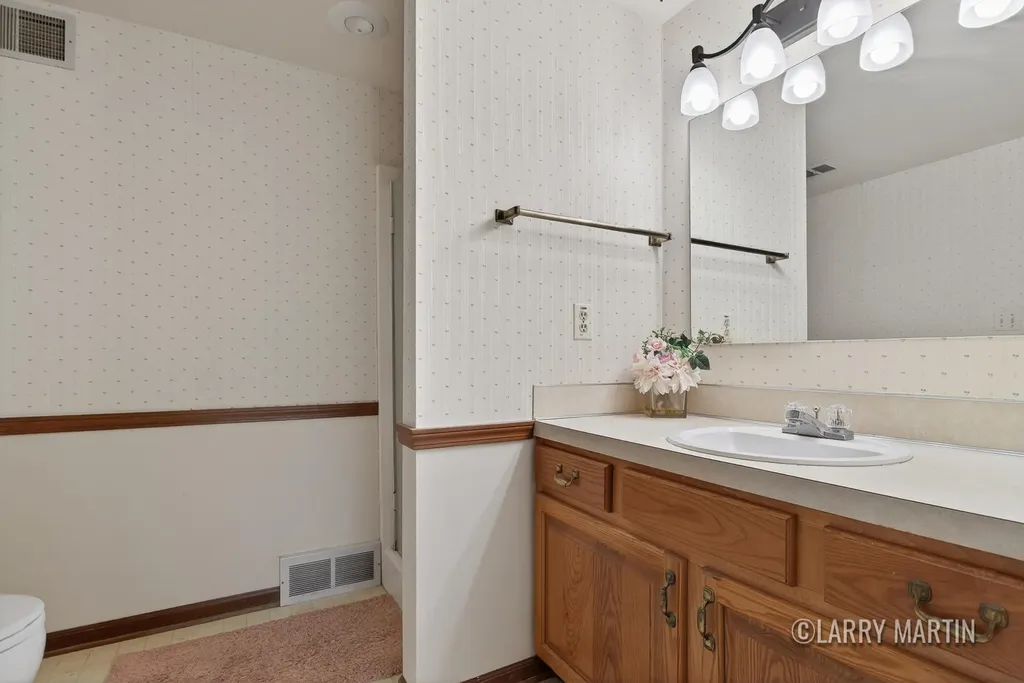 3288 Cambridge Street SE Kentwood City MI 49512