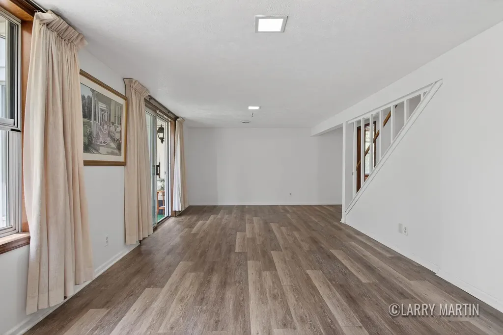 3288 Cambridge Street SE Kentwood City MI 49512