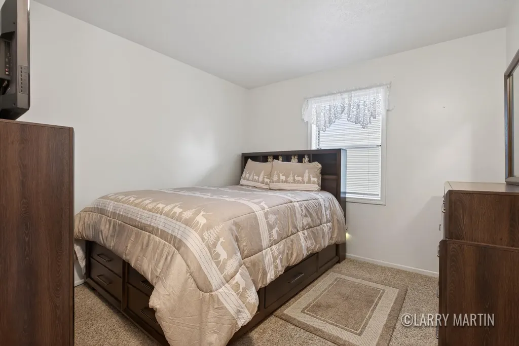 3288 Cambridge Street SE Kentwood City MI 49512