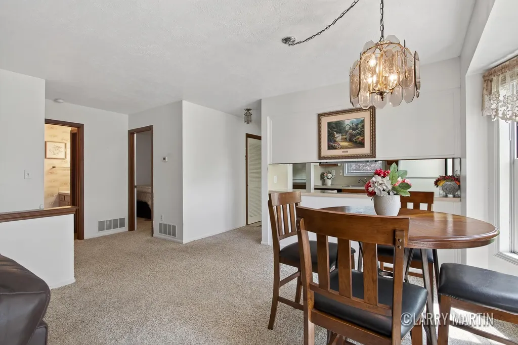 3288 Cambridge Street SE Kentwood City MI 49512