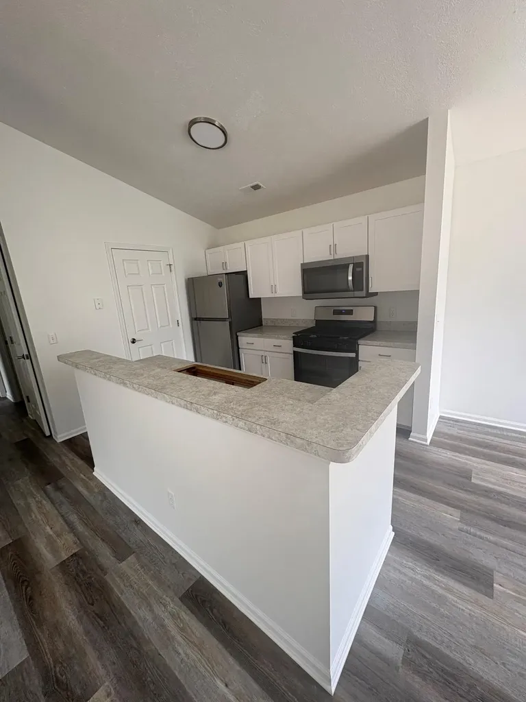 194 Hunters Lane NE Rockford City MI 49341