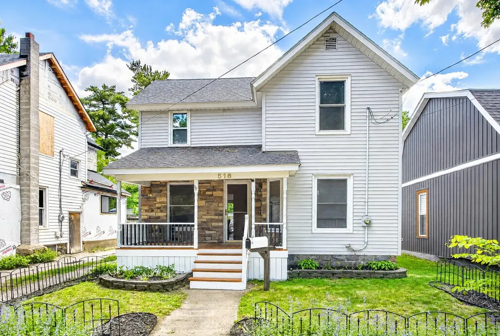 516 W Grand Street Hastings City MI 49058