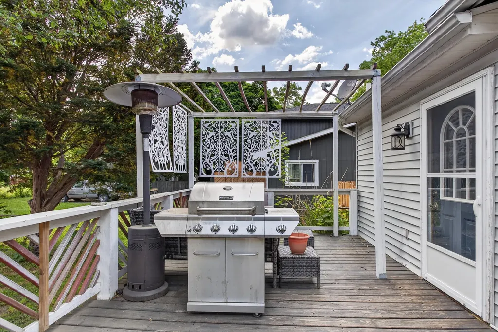 516 W Grand Street Hastings City MI 49058