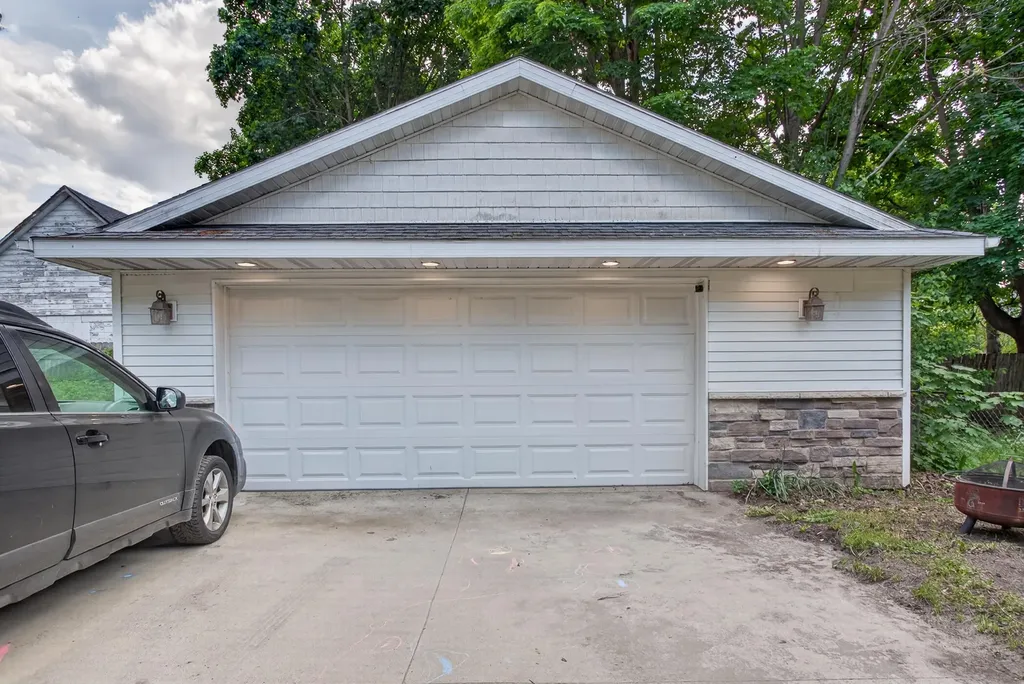 516 W Grand Street Hastings City MI 49058