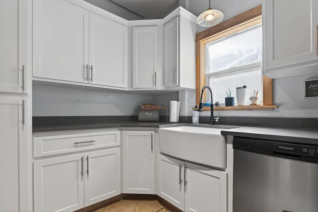 516 W Grand Street Hastings City MI 49058