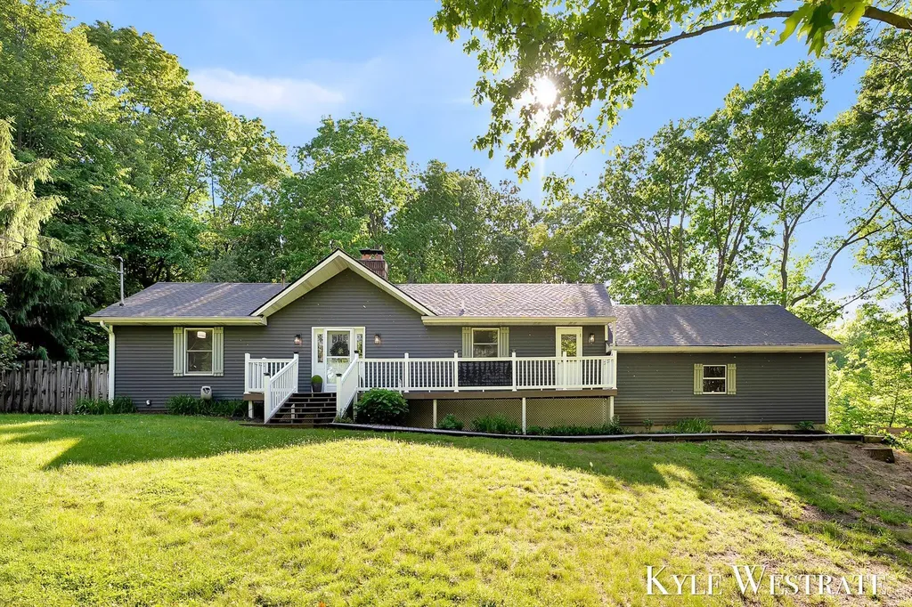 2525 Biggs Avenue NE Vergennes Township MI 49331