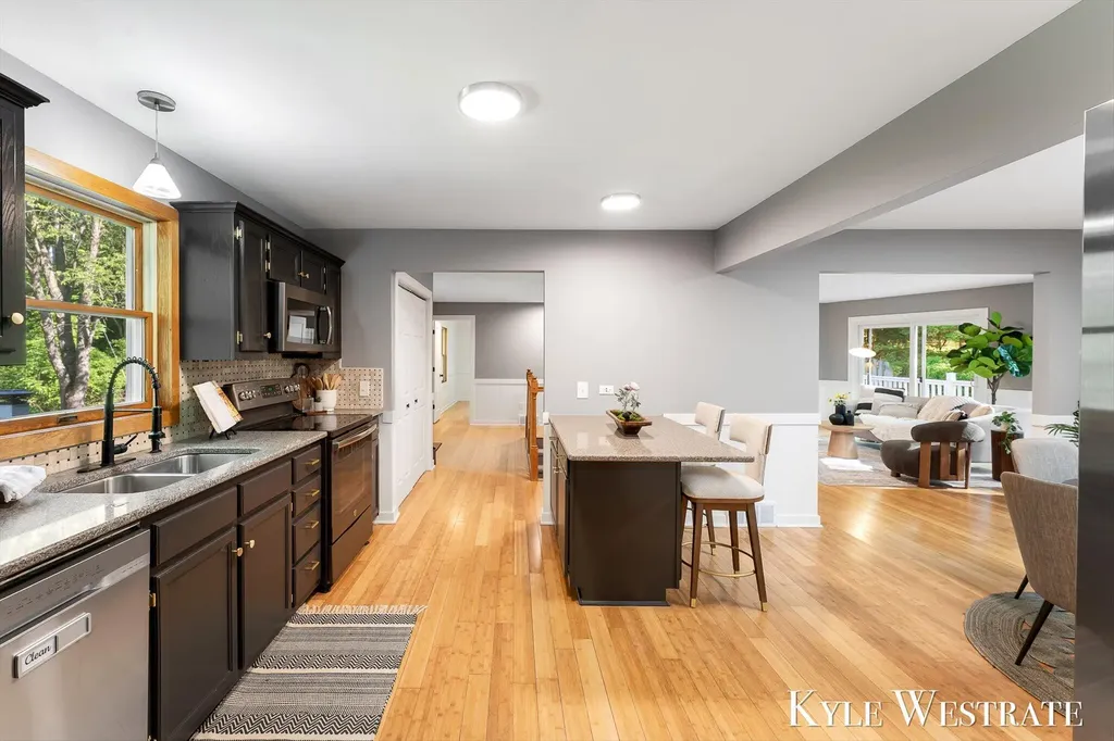 2525 Biggs Avenue NE Vergennes Township MI 49331