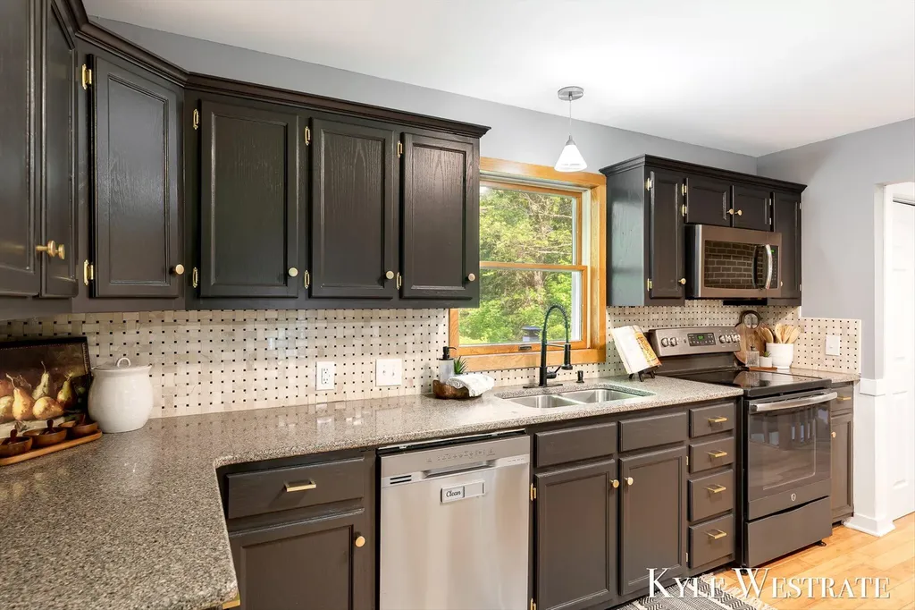 2525 Biggs Avenue NE Vergennes Township MI 49331