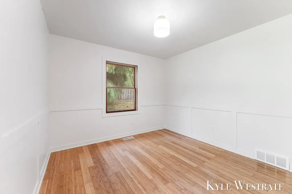2525 Biggs Avenue NE Vergennes Township MI 49331