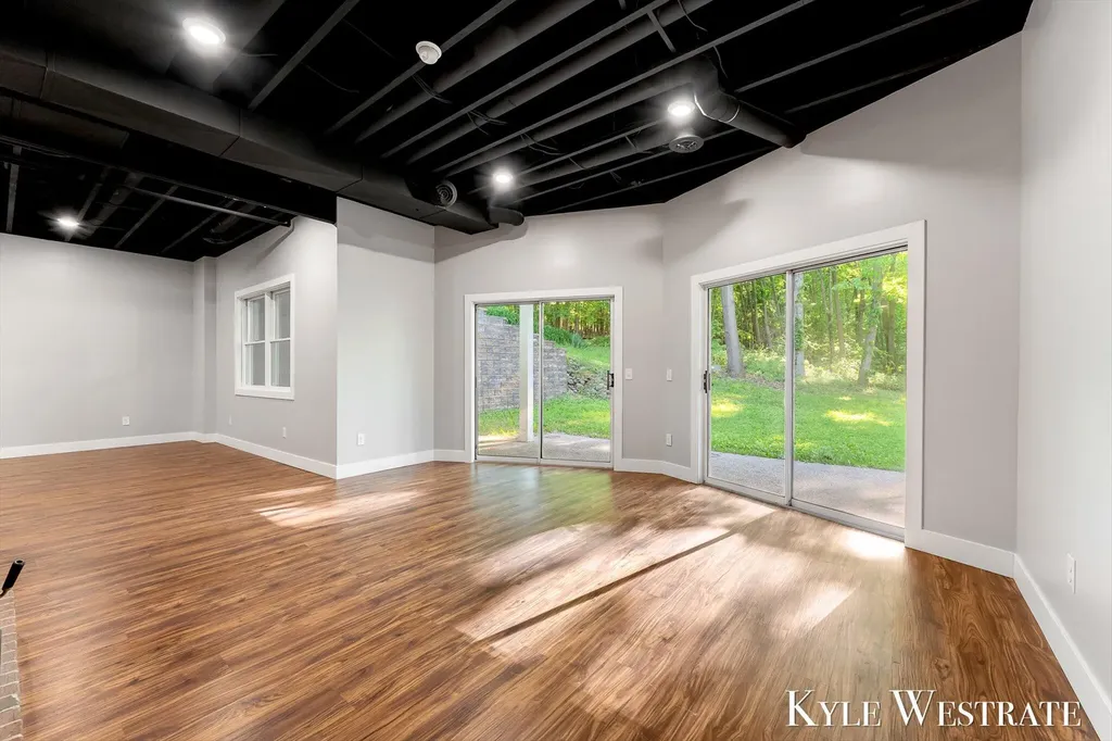 2525 Biggs Avenue NE Vergennes Township MI 49331