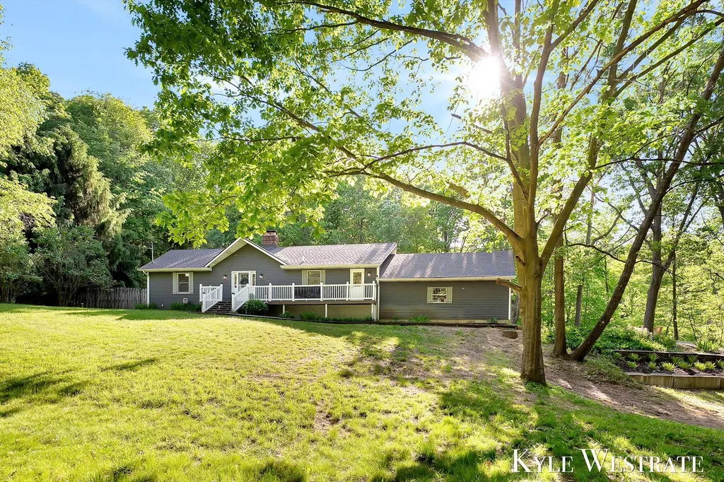 2525 Biggs Avenue NE Vergennes Township MI 49331