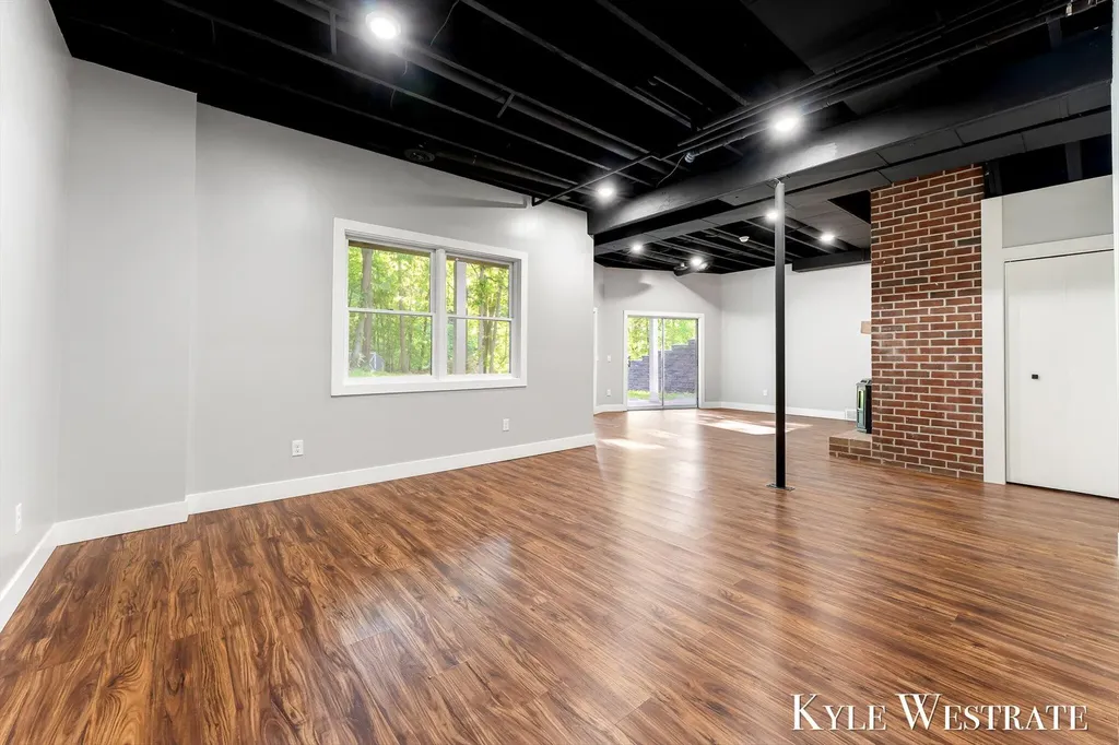 2525 Biggs Avenue NE Vergennes Township MI 49331
