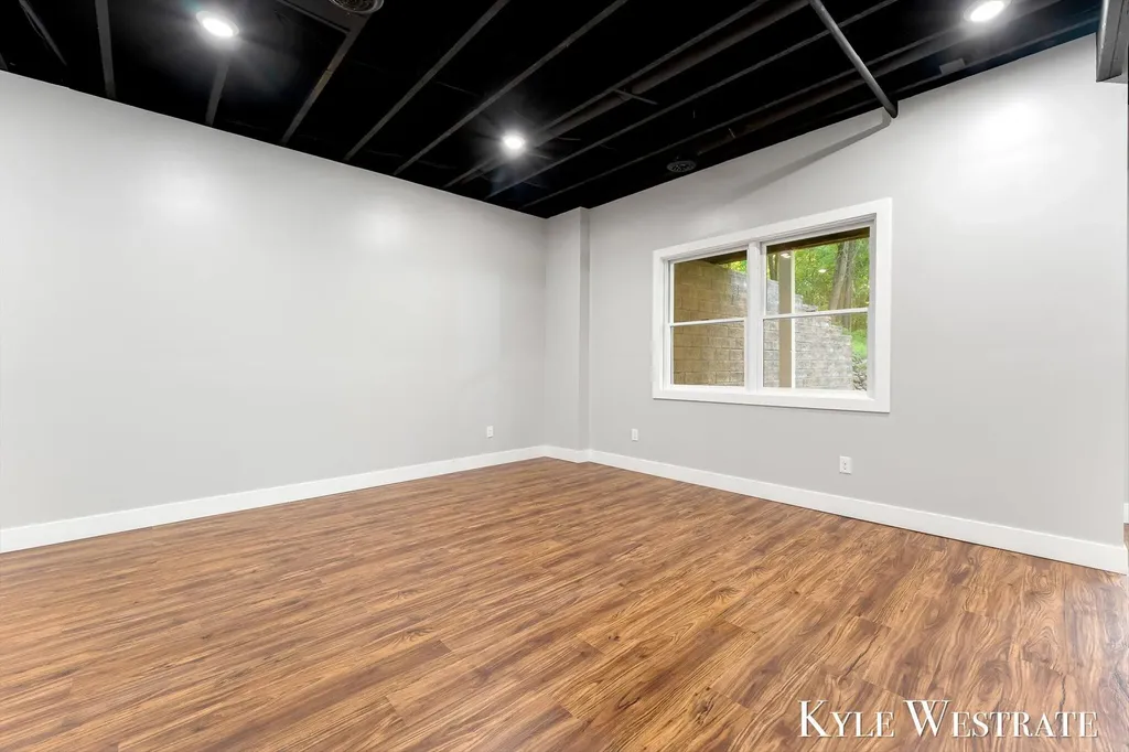 2525 Biggs Avenue NE Vergennes Township MI 49331