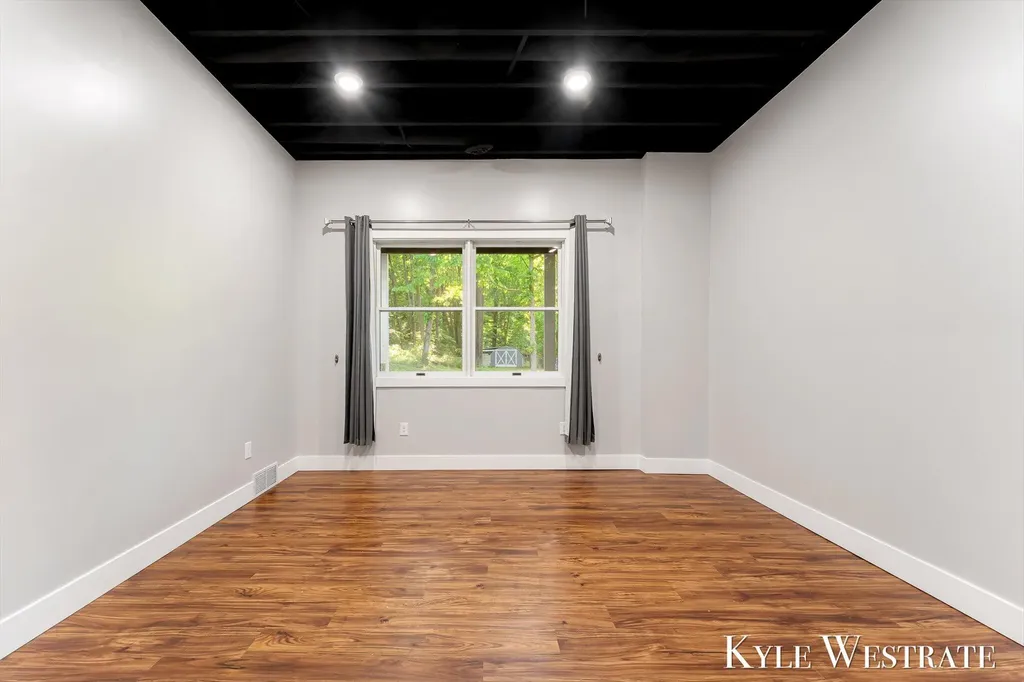 2525 Biggs Avenue NE Vergennes Township MI 49331