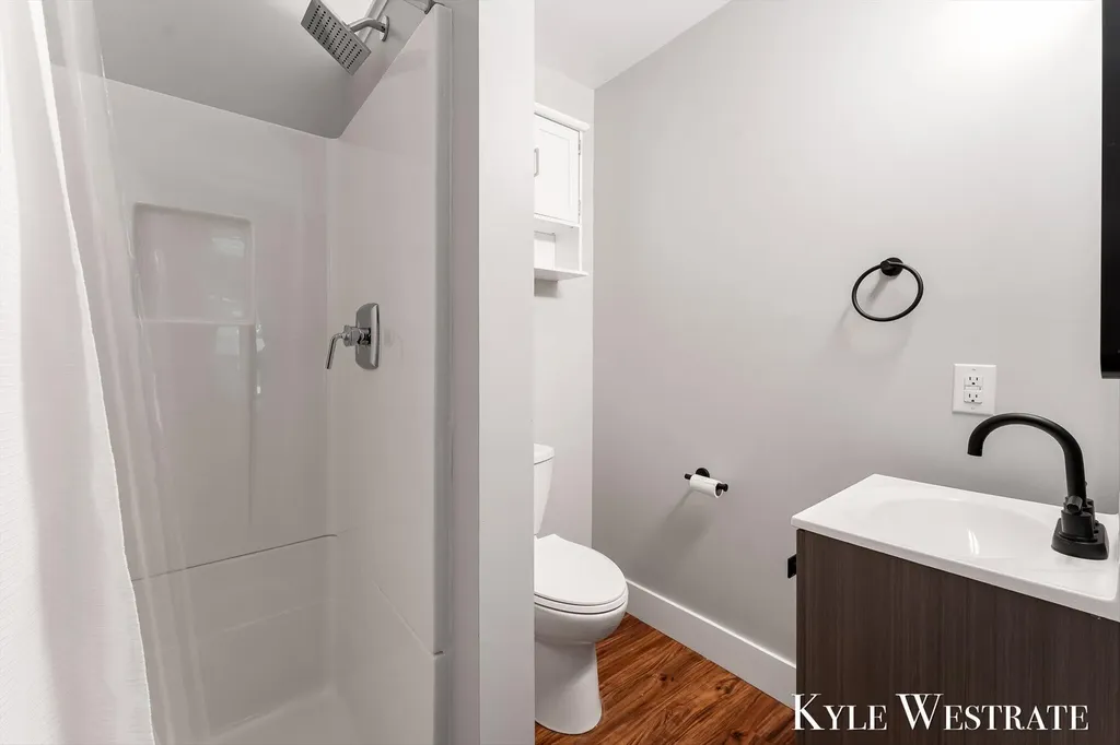 2525 Biggs Avenue NE Vergennes Township MI 49331