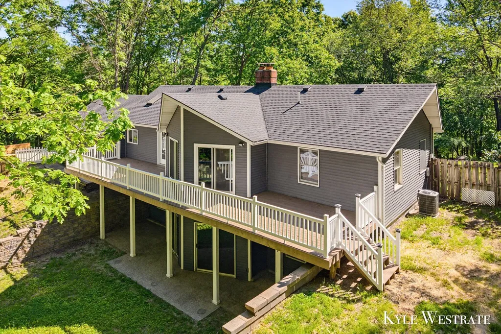 2525 Biggs Avenue NE Vergennes Township MI 49331