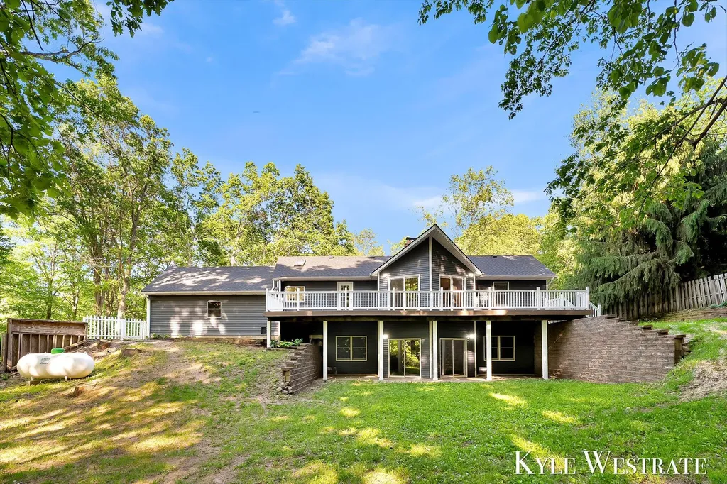 2525 Biggs Avenue NE Vergennes Township MI 49331