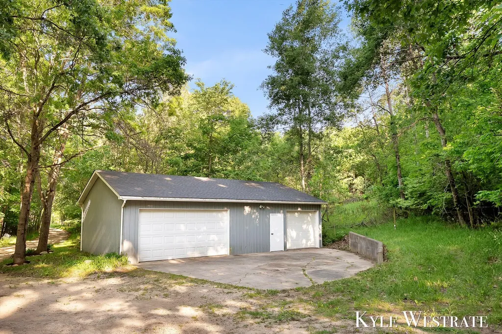 2525 Biggs Avenue NE Vergennes Township MI 49331