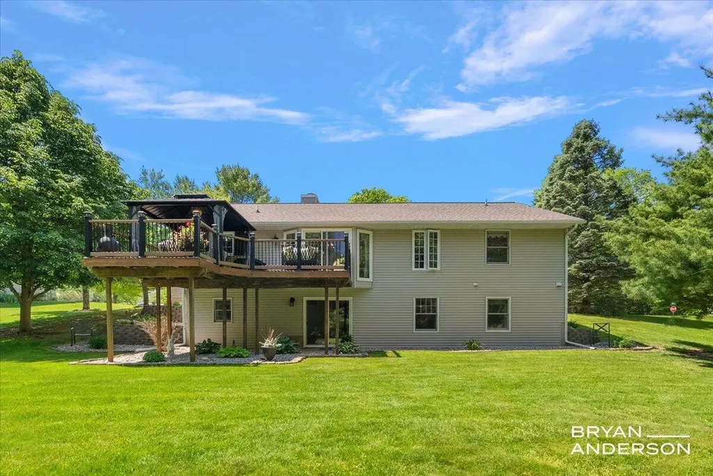 6260 Arroyo Vista Drive NE Cannon Township MI 49341