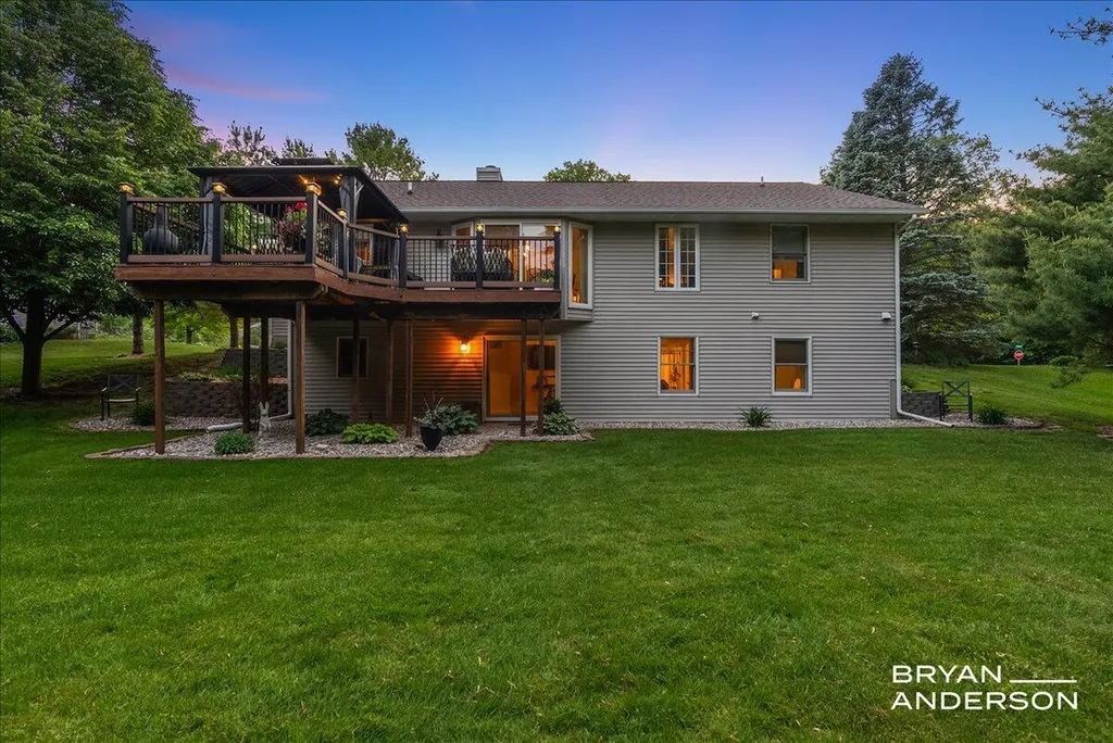 6260 Arroyo Vista Drive NE Cannon Township MI 49341