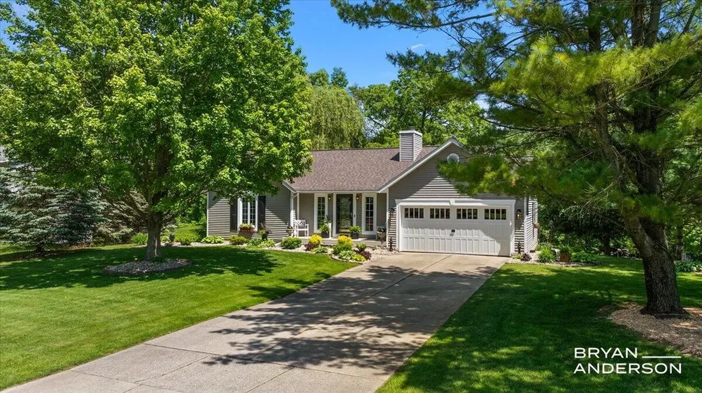 6260 Arroyo Vista Drive NE Cannon Township MI 49341