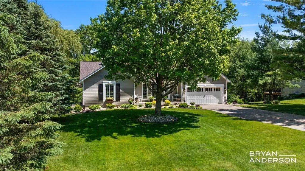 6260 Arroyo Vista Drive NE Cannon Township MI 49341