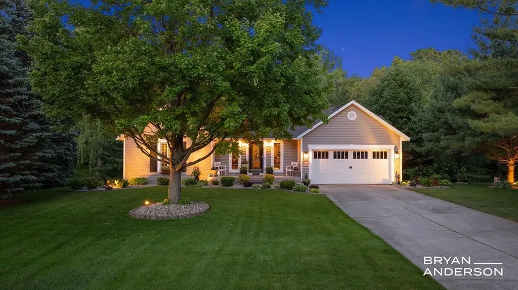 6260 Arroyo Vista Drive NE Cannon Township MI 49341