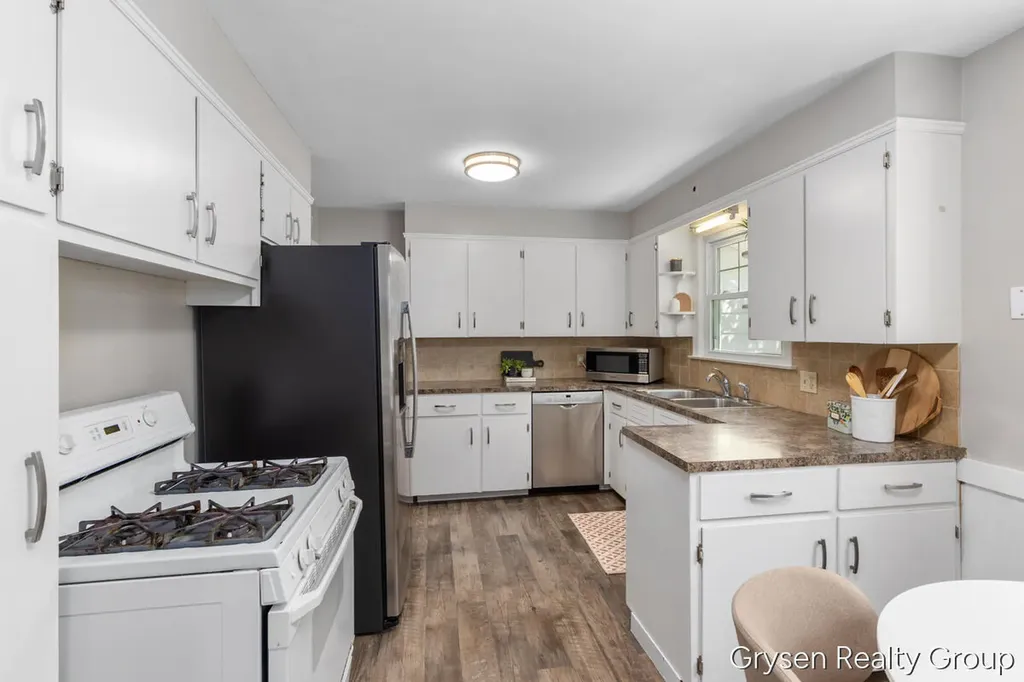 4110 38th Street SW Grandville City MI 49418