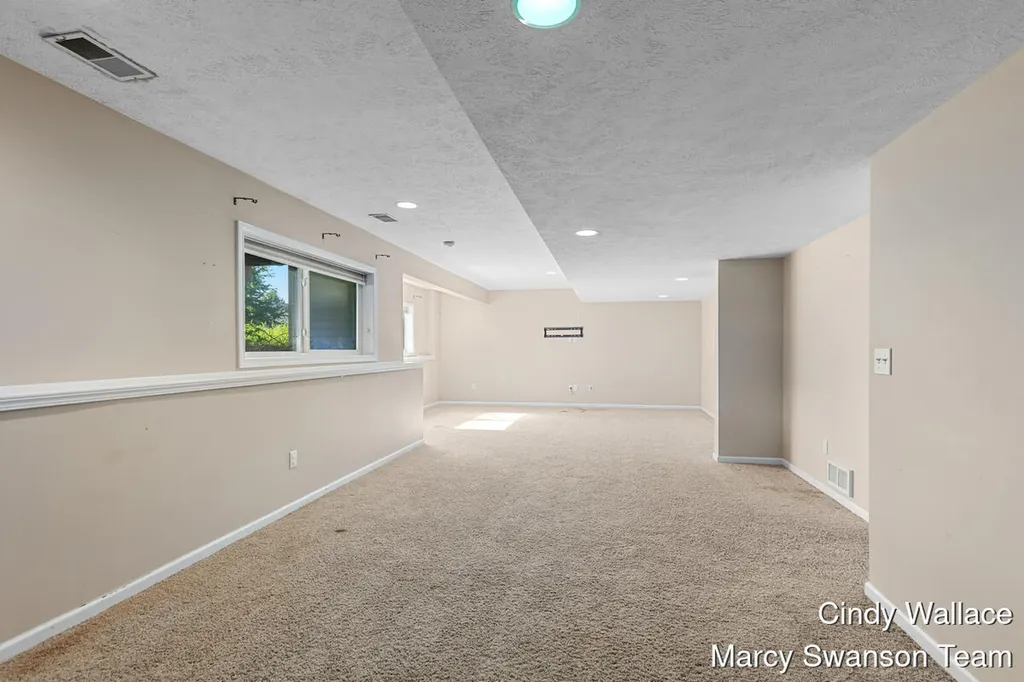 8511 Green Valley Valley SE Caledonia Township MI 49316