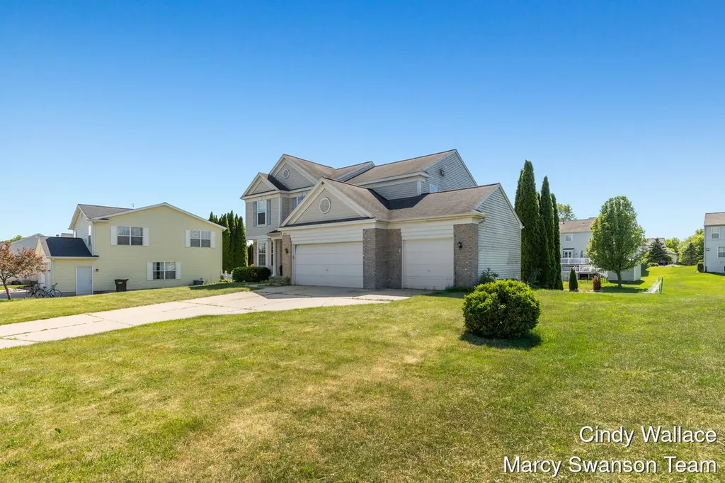 8511 Green Valley Valley SE Caledonia Township MI 49316