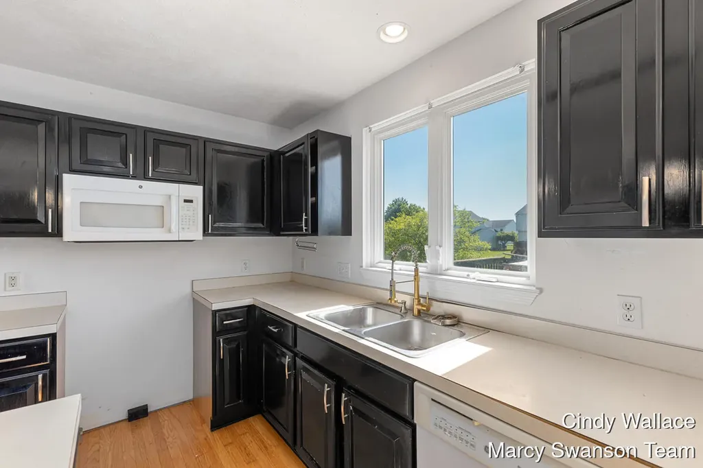 8511 Green Valley Valley SE Caledonia Township MI 49316