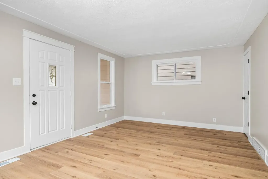 1312 Crosby Street NW Grand Rapids City MI 49504