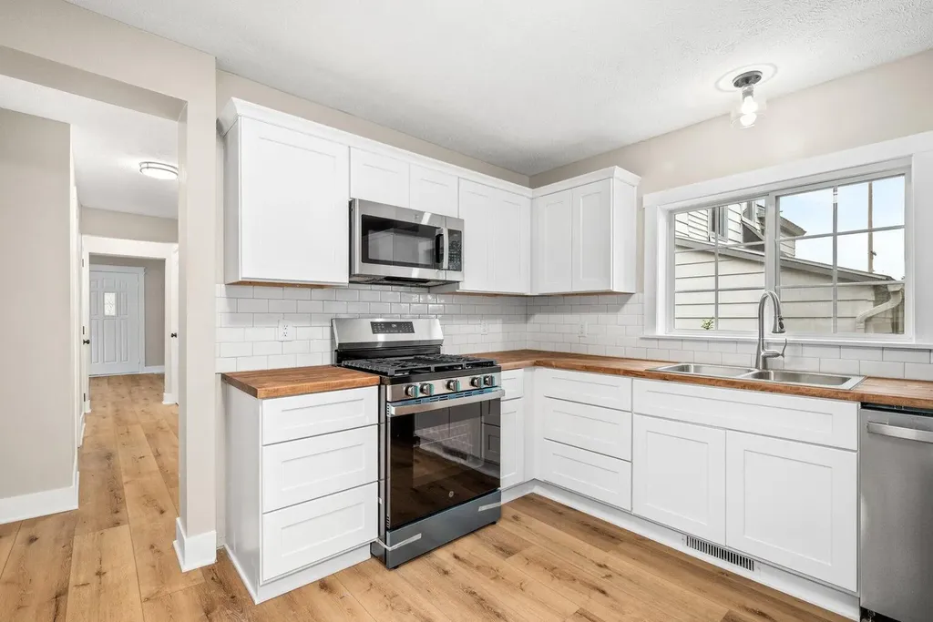 1312 Crosby Street NW Grand Rapids City MI 49504