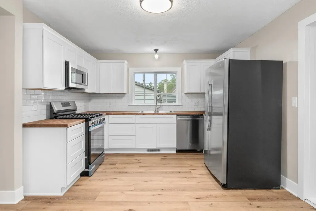 1312 Crosby Street NW Grand Rapids City MI 49504