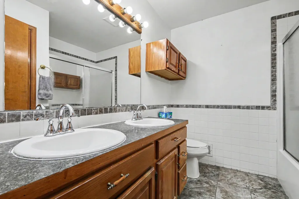 5705 Gatewood Drive SE Kentwood City MI 49508