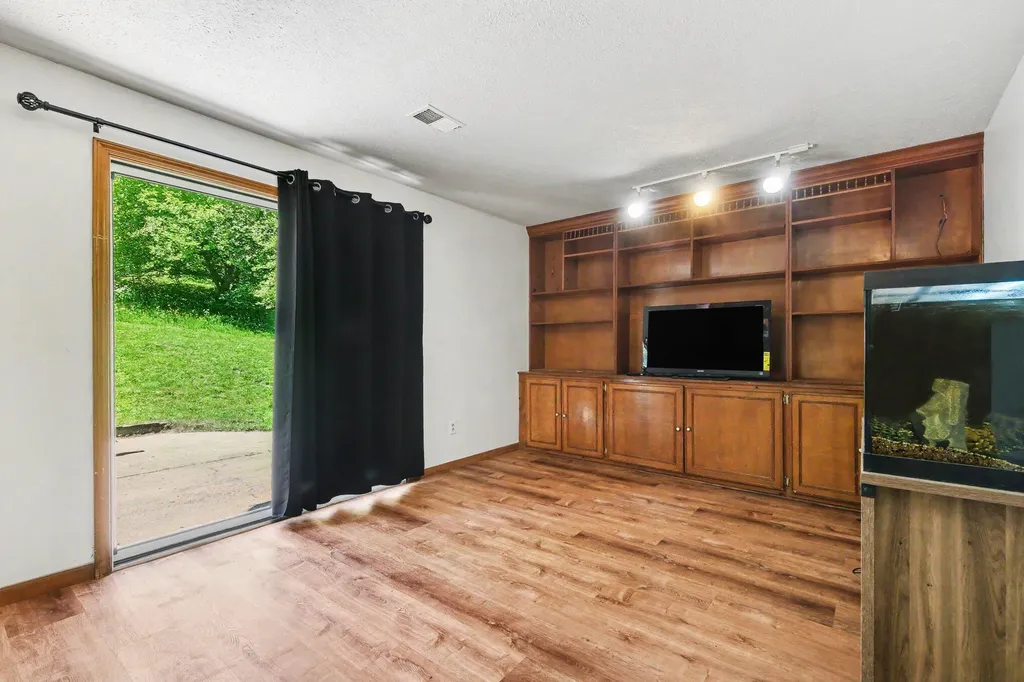 5705 Gatewood Drive SE Kentwood City MI 49508