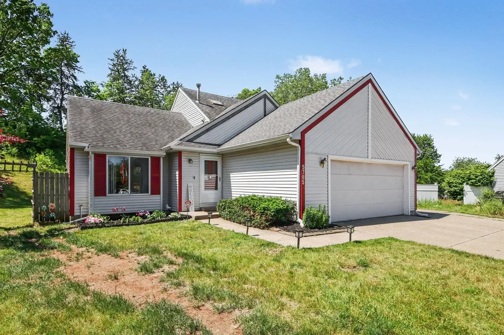 5705 Gatewood Drive SE Kentwood City MI 49508