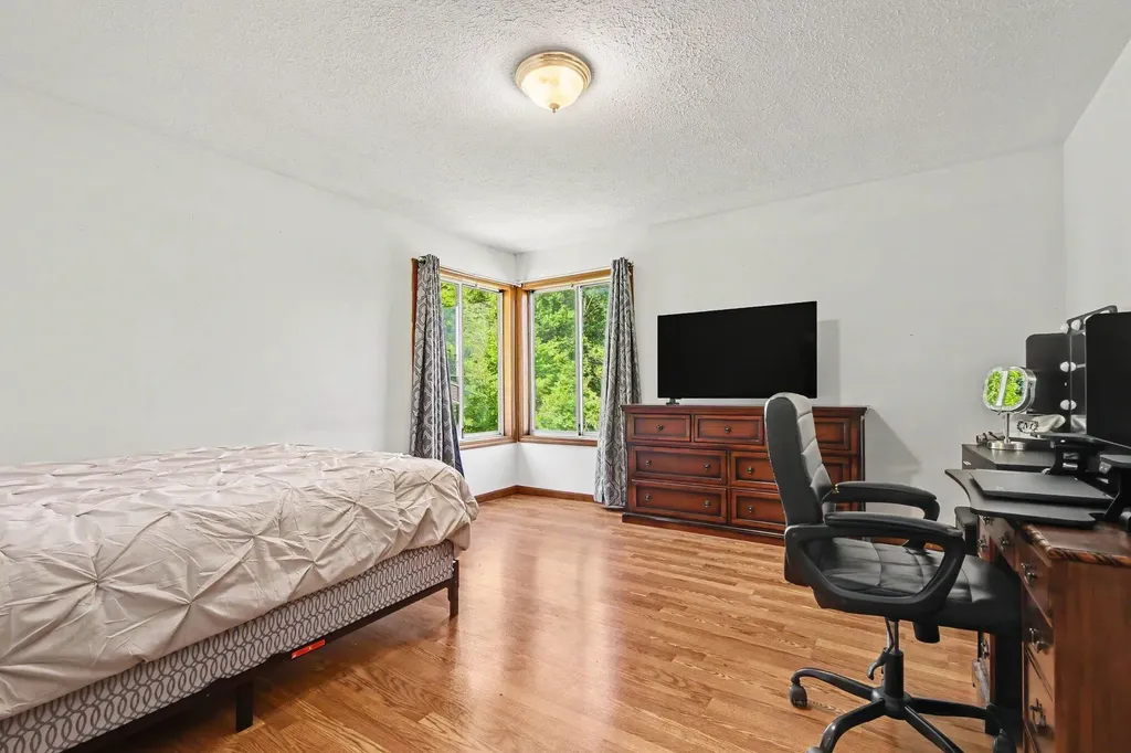 5705 Gatewood Drive SE Kentwood City MI 49508