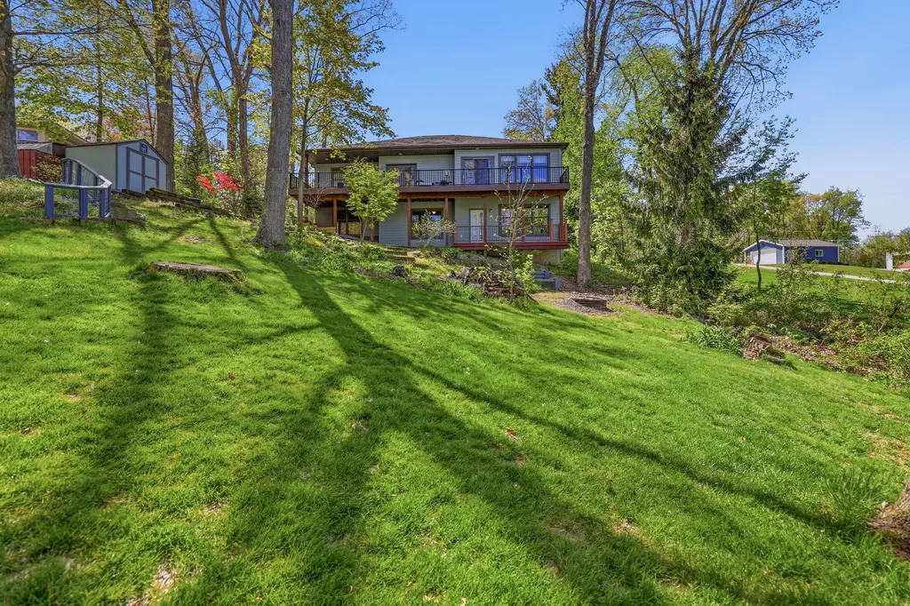 7352 Hallridge Drive NE Grattan Township MI 48809