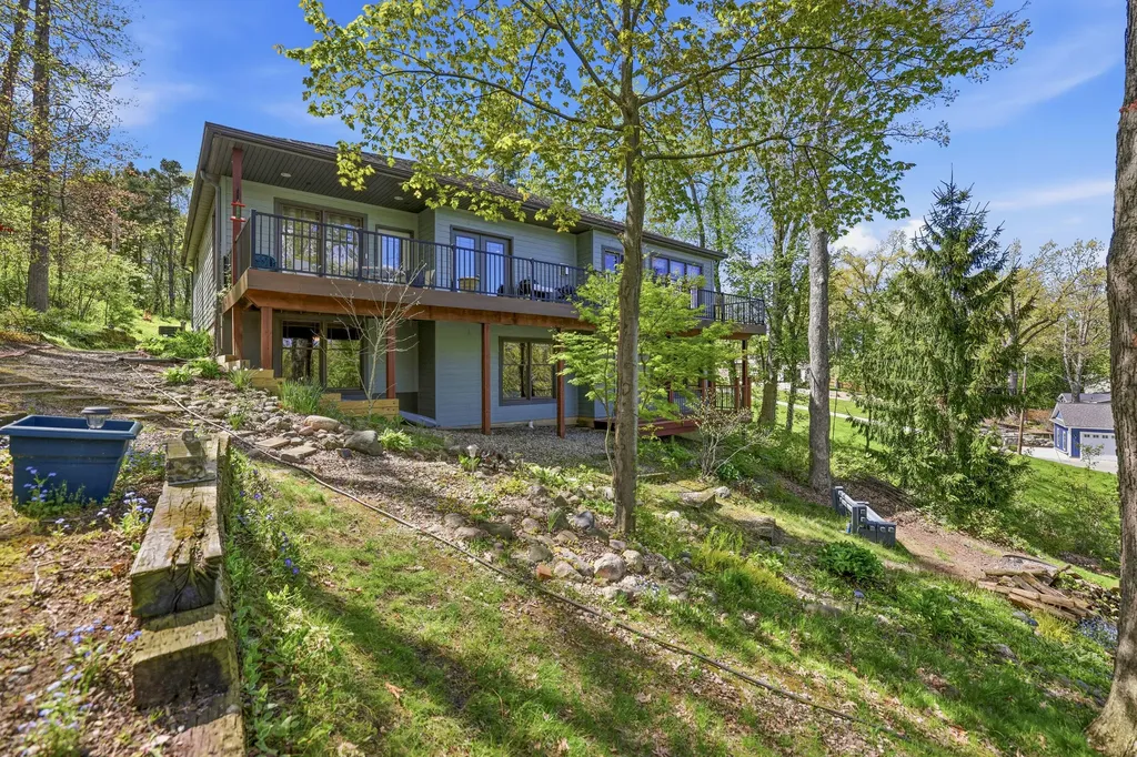 7352 Hallridge Drive NE Grattan Township MI 48809