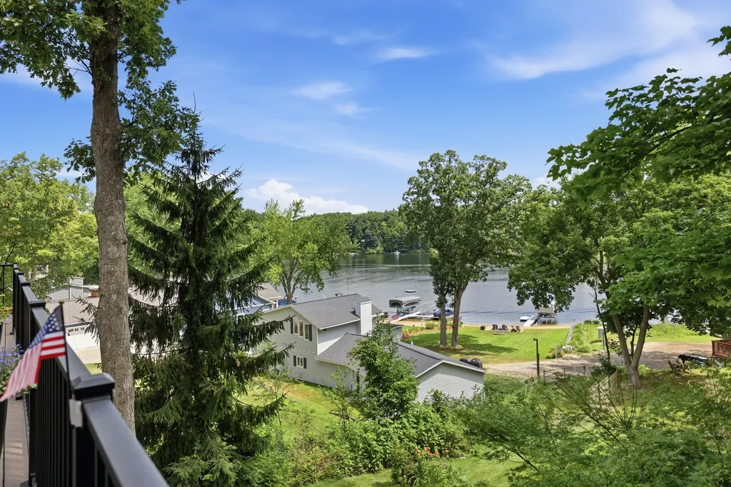 7352 Hallridge Drive NE Grattan Township MI 48809