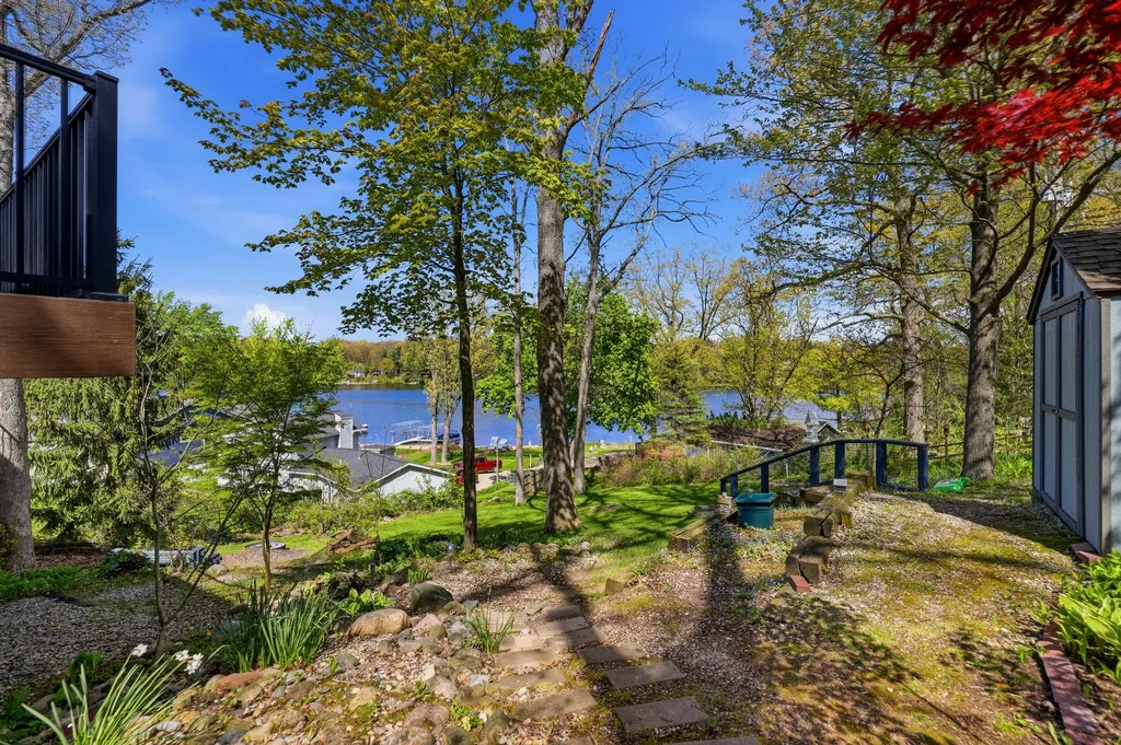 7352 Hallridge Drive NE Grattan Township MI 48809