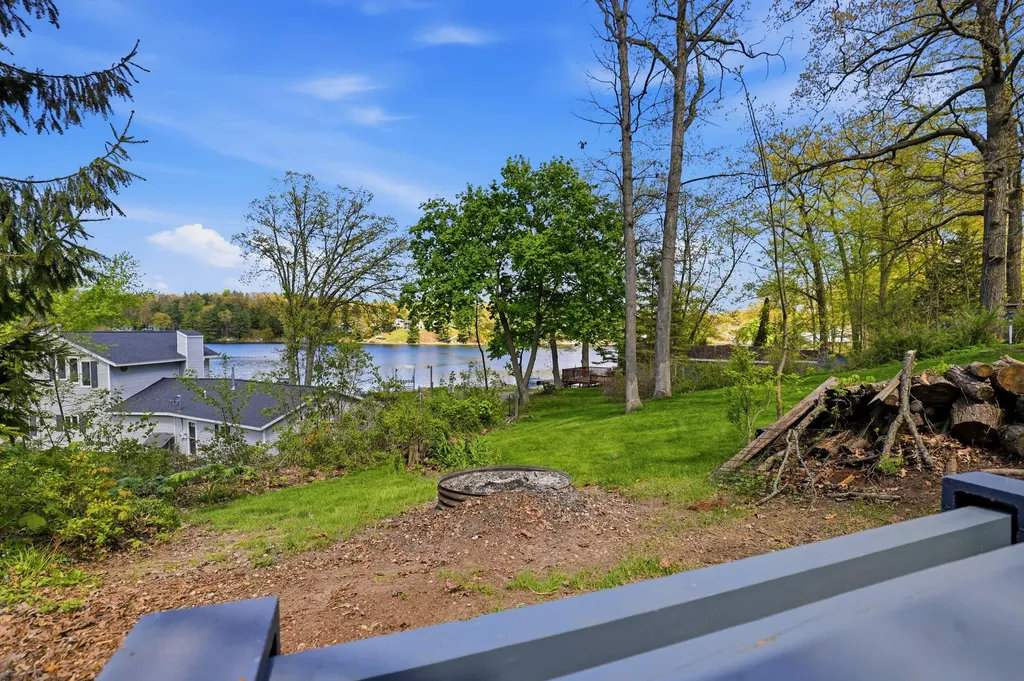 7352 Hallridge Drive NE Grattan Township MI 48809