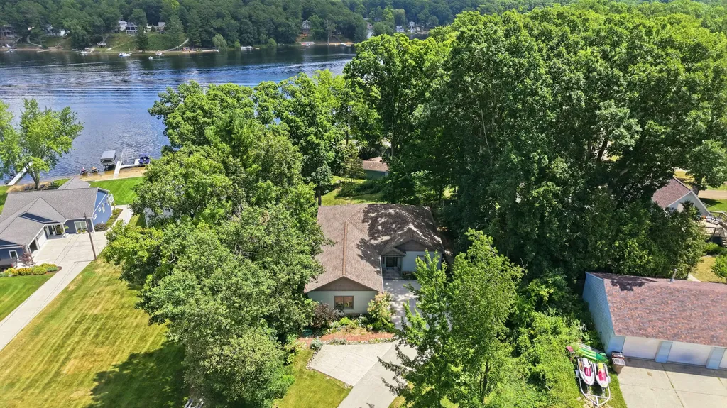 7352 Hallridge Drive NE Grattan Township MI 48809
