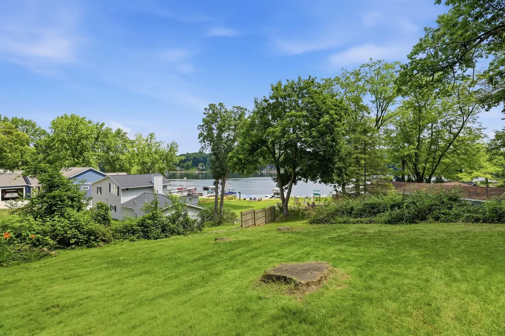 7352 Hallridge Drive NE Grattan Township MI 48809