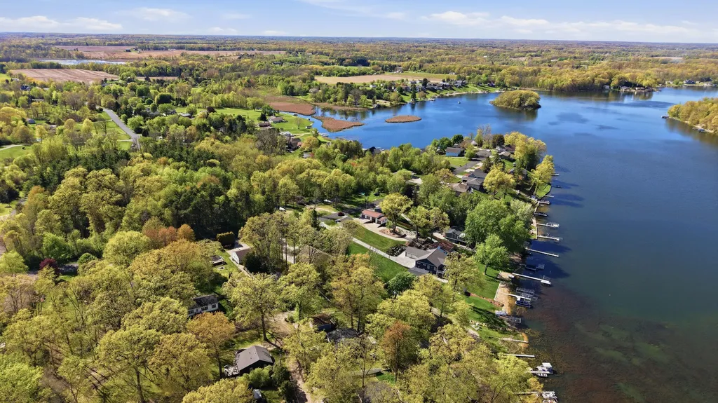 7352 Hallridge Drive NE Grattan Township MI 48809